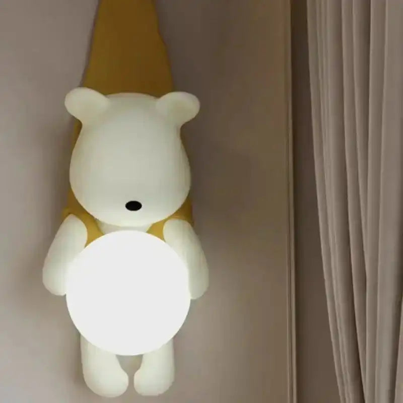 Nordycka lampa ścienna z żywicy LED do pokoju dziecięcego miś