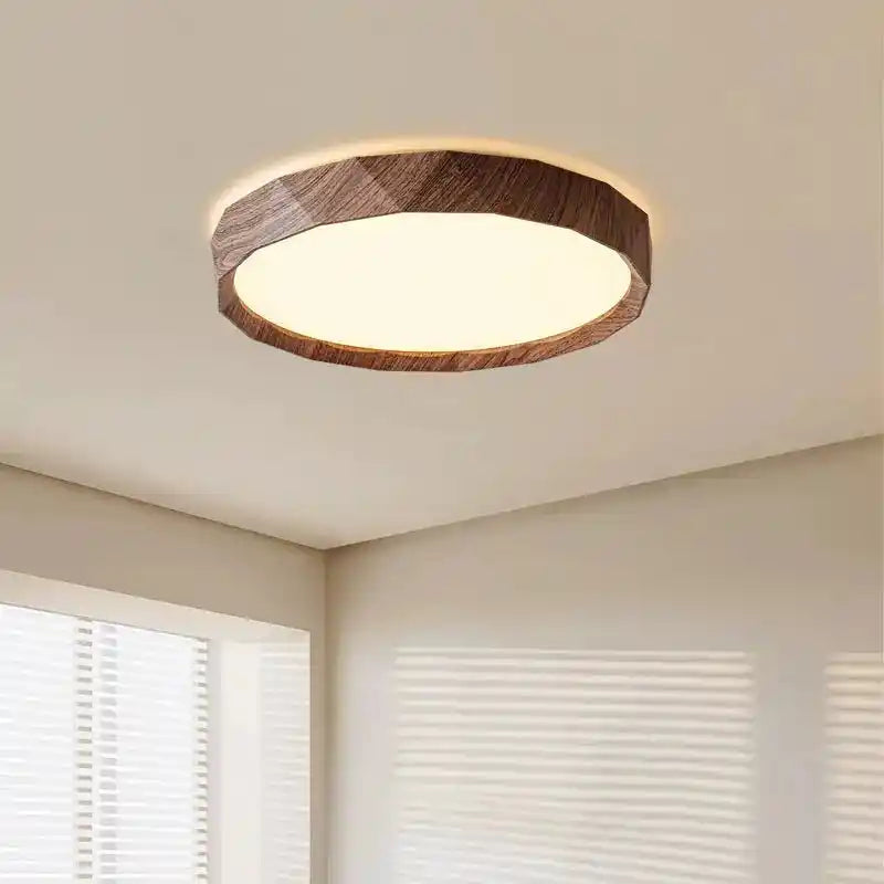 Lampa LED do salonu z drewnianą obudową montowana na suficie emitująca ciepłe światło