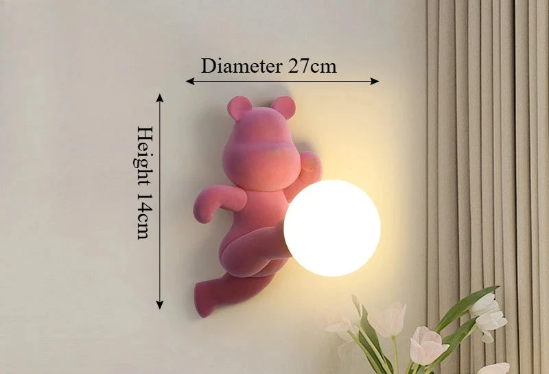Lampa miś SANDYHA różowa lampa ścienna z kulistym źródłem światła do pokoju dziecięcego