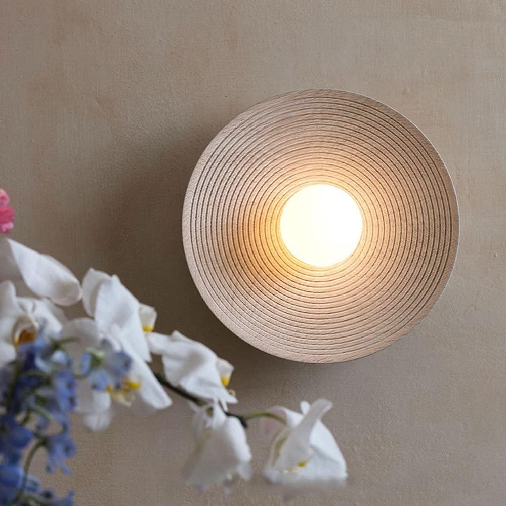 Lampa ścienna QUASHION, okrągła, beżowa, widok z przodu, idealna do salonu