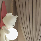 Nordycka lampa ścienna z żywicy LED do pokoju dziecięcego miś