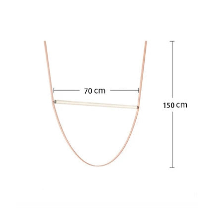 Lampa ze skórzanym paskiem w nowoczesnym stylu, idealna do oświetlenia wnętrz o wysokości 150 cm