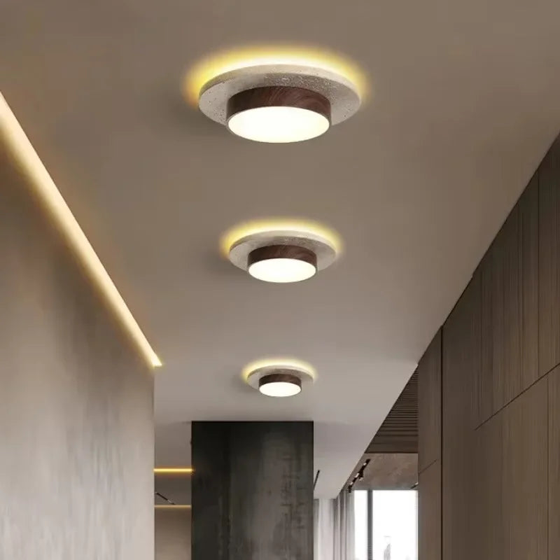 Naturalna lampa sufitowa LED Wabi Sabi z drewna orzechowego D22cm