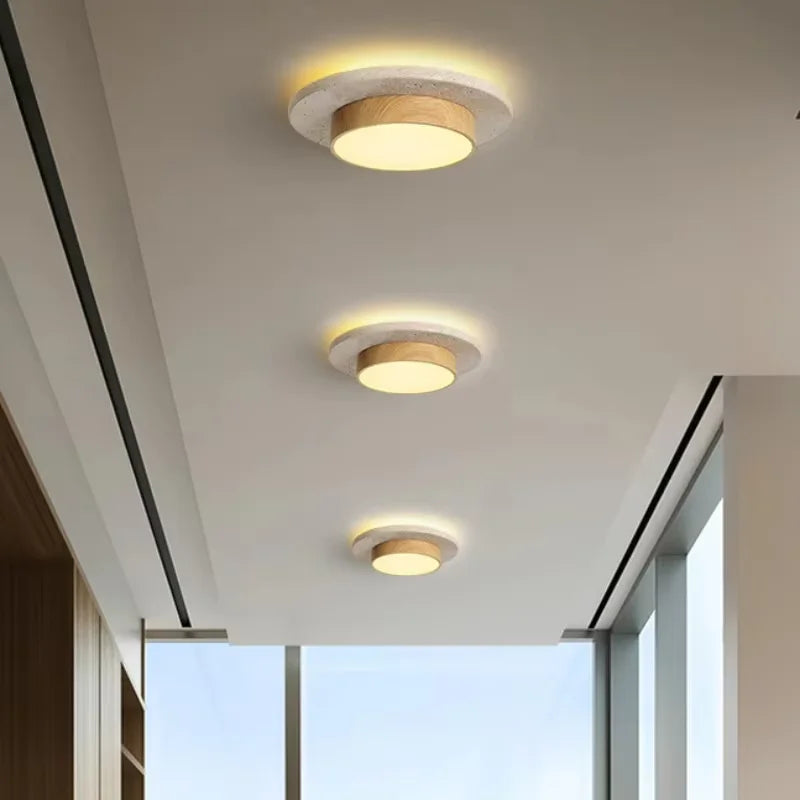 Naturalna lampa sufitowa LED Wabi Sabi z drewna orzechowego D22cm