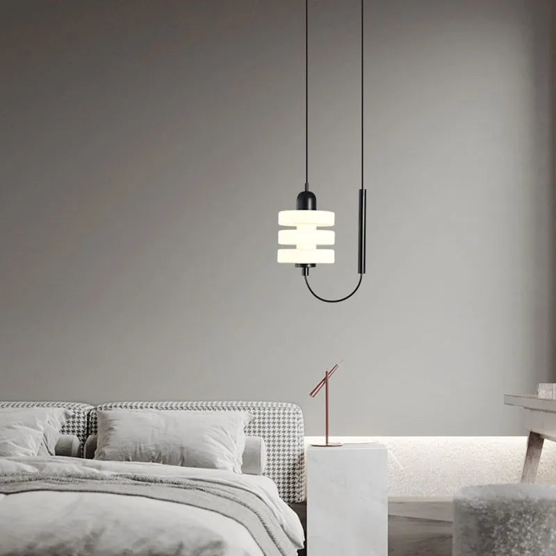 DAMIASMIL designerska lampa wisząca, biały kolor, kadr przód, przeznaczenie salon