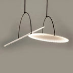 Jaśnie Panie designerska lampa wisząca, czarna, frontalny kadr, przeznaczenie: salon