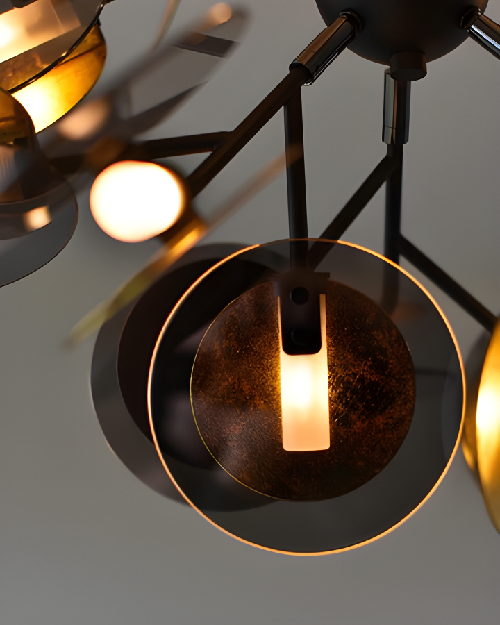 Designerska lampa Hurtlamp z unikalnym wzornictwem i efektownym oświetleniem