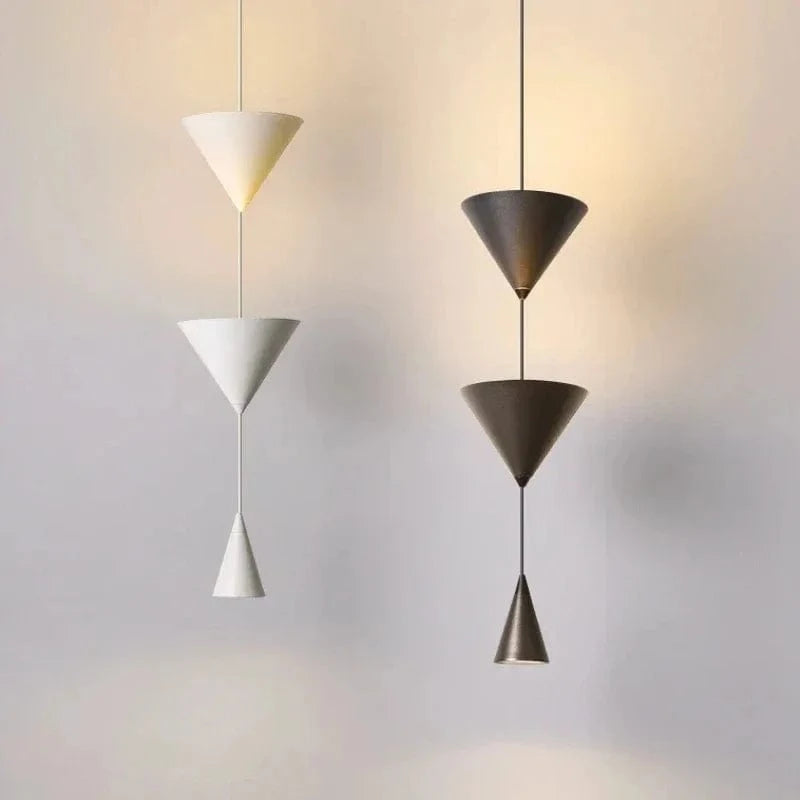 Nowoczesna lampa do salonu TAONUANSHU z trzema stożkowymi kloszami w kolorze białym i czarnym