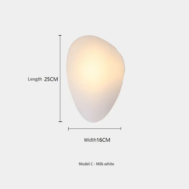 lampy dekoracyjne na ścianę mlecznobiała lampa ścienna w kształcie kamienia 25 x 16 cm