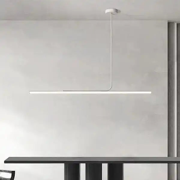 Minimalistyczna lampa do salonu wisząca o prostym, nowoczesnym designie od Gather