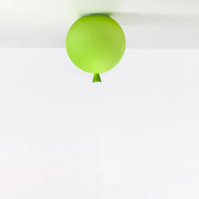 Zielona kolorowa lampa balonowa przymocowana do sufitu, nowoczesne oświetlenie dekoracyjne