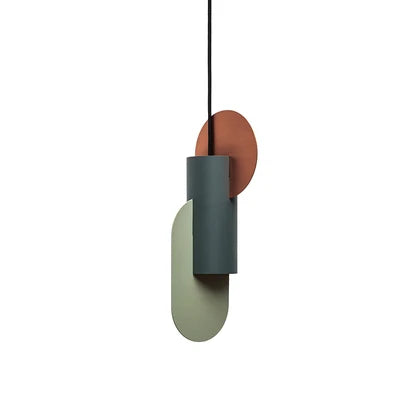 Kreatywna Lampa wisząca, typ geometryczny, kolor zielony, czerwony i pomarańczowy, kadr przód, przeznaczenie salon