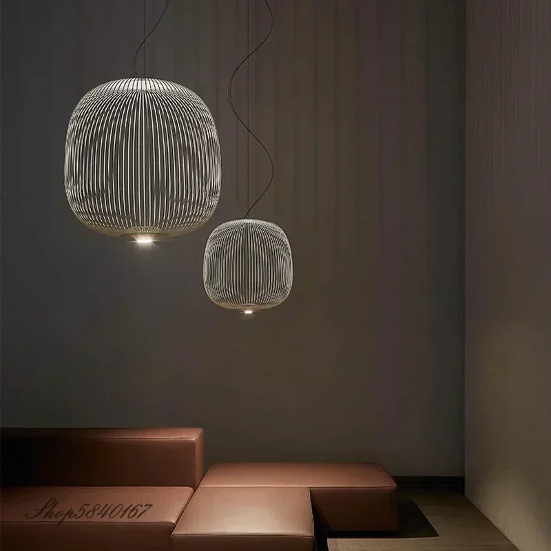 Lampa wisząca Jaśnie Panie, nowoczesna, biała, kadr z przodu, lampa do salonu