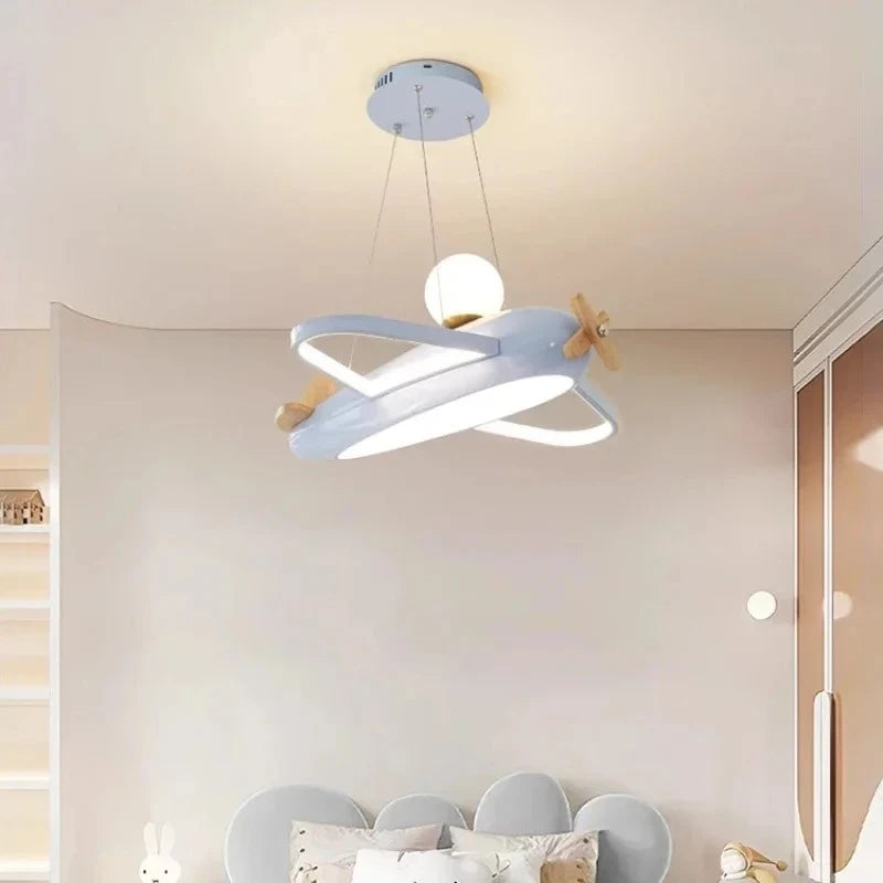 Lampa samolot Claeted, sufitowa, niebieska, widok z przodu, do dziecięcego pokoju