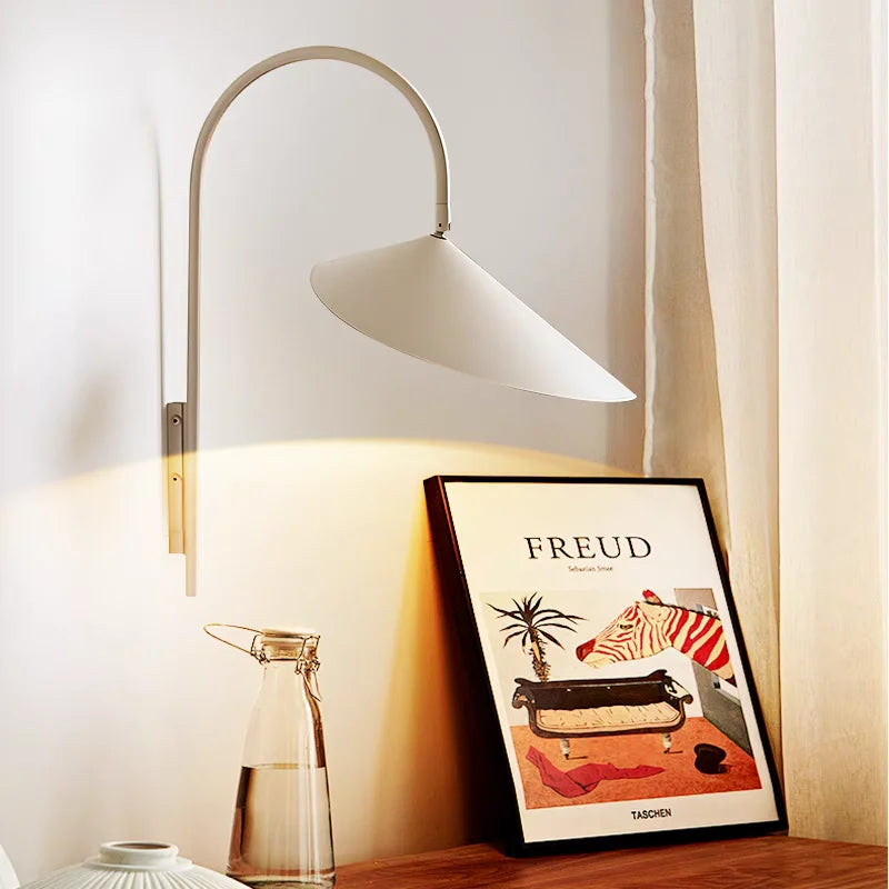 Nowoczesna lampa ścienna JIANKEXING z białym kloszem i metalową konstrukcją o eleganckim designie