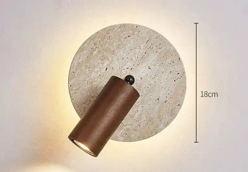 Nowoczesna lampa ścienna z okrągłą kamienną podstawką i metalowym kloszem w kolorze brązowym