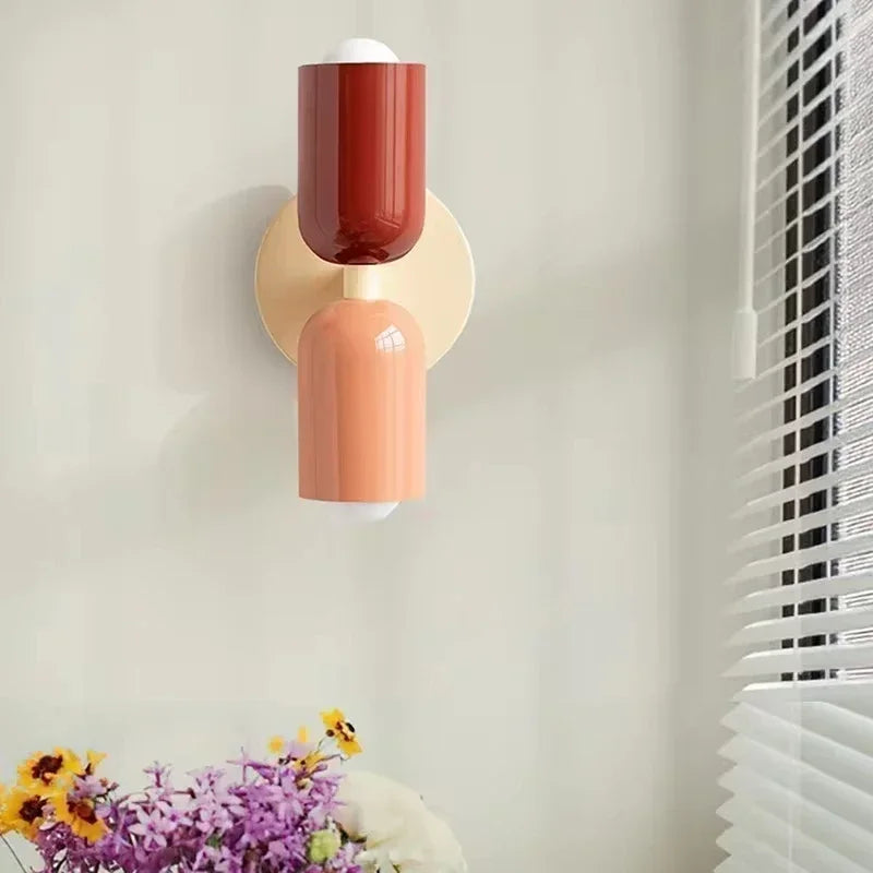 LZPZ RUI, lampa ścienna, czerwono-pomarańczowa, widok z przodu, do nowoczesnych wnętrz