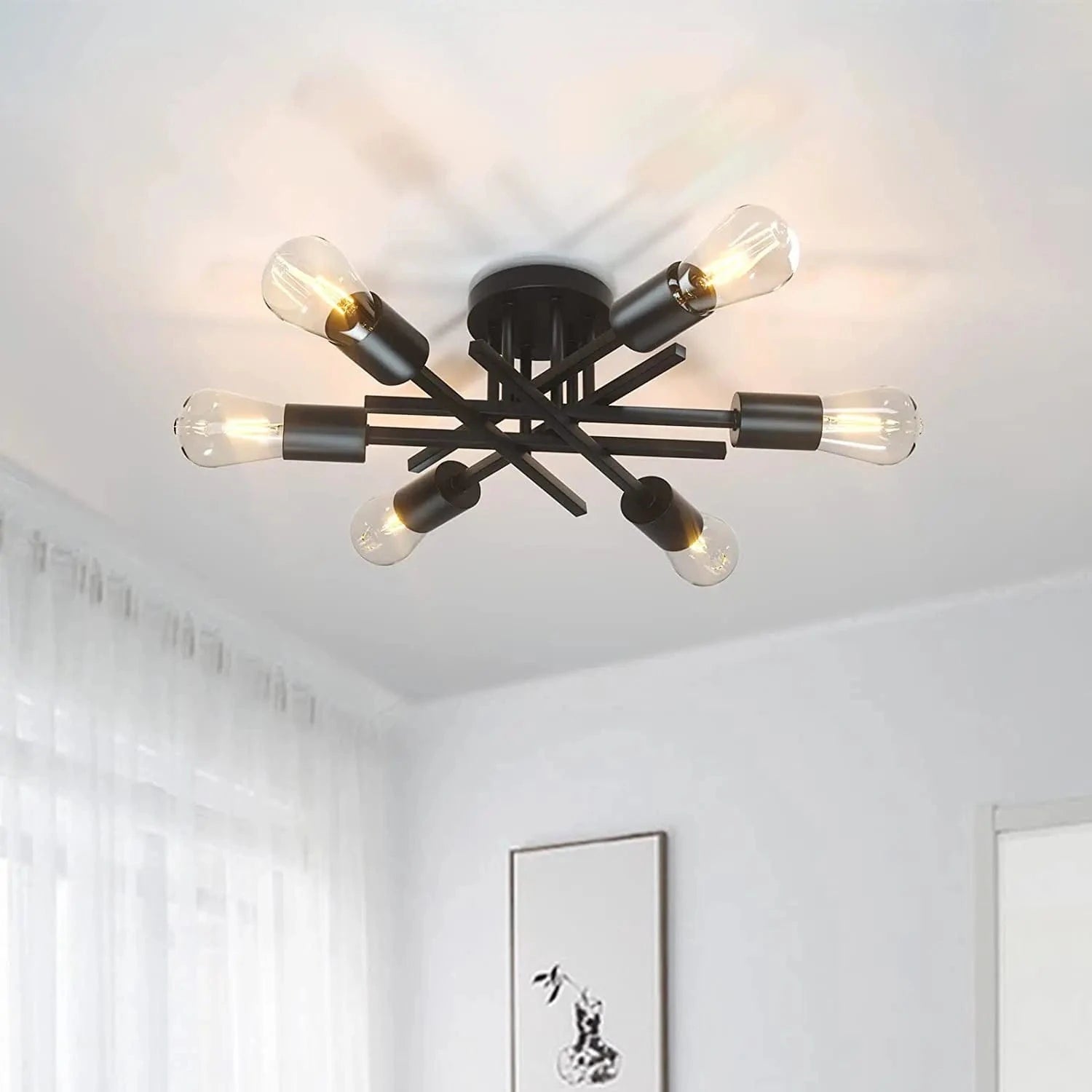 Nowoczesna czarna lampa sufitowa ONLYLIGHT z sześcioma żarówkami w minimalistycznym wnętrzu