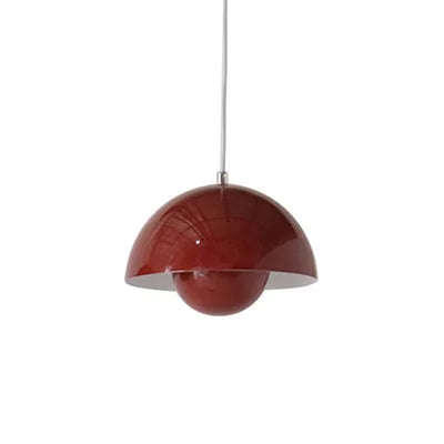 Czerwona lampa sufitowa z połyskiem w nowoczesnym stylu, idealna do każdego wnętrza