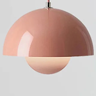 Lampa sufitowa w różowym kolorze o nowoczesnym designie idealna do oświetlenia wnętrz