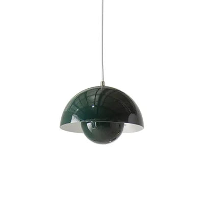 Nowoczesna lampa sufitowa w kolorze zielonym z półkulistym kloszem i metalowymi detalami