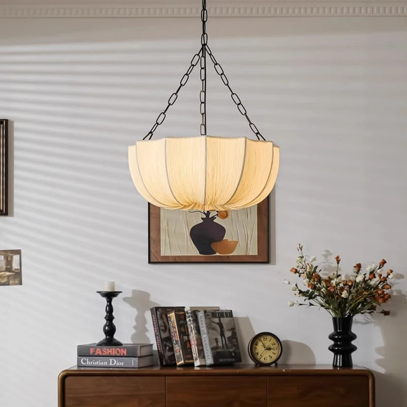 Lampa wabi sabi VIGOUS z unikalnym, harmonijnym kształtem i subtelnym oświetleniem do nowoczesnych wnętrz