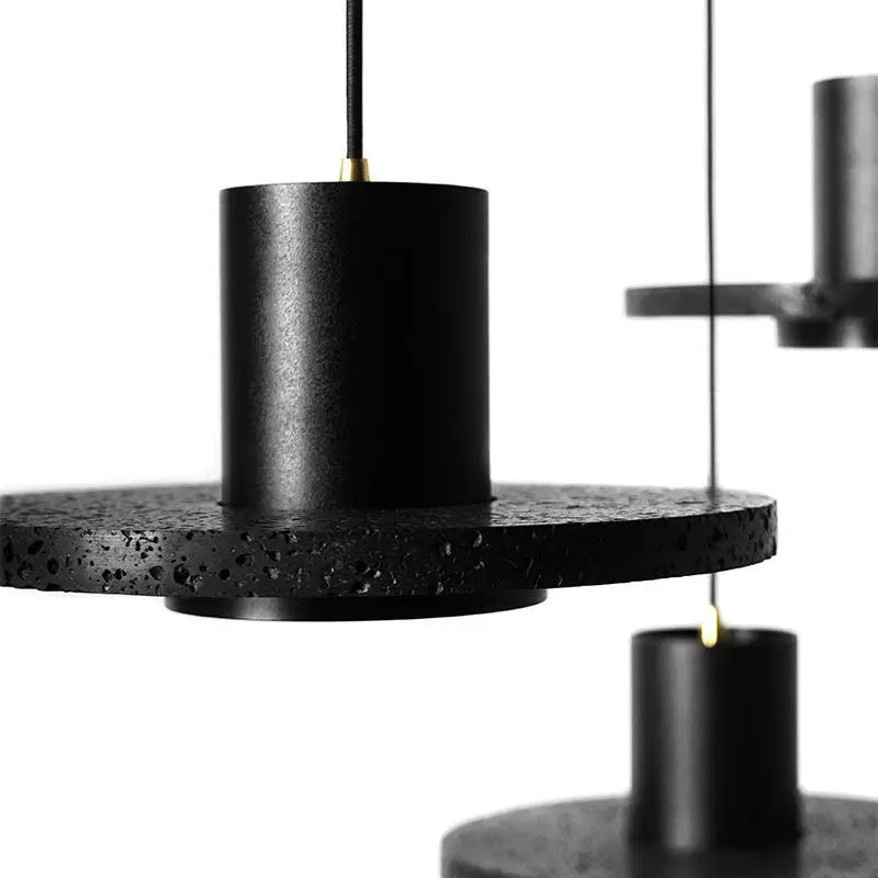 Nowoczesna czarna lampa wisząca YRB z okrągłym kloszem o fakturze betonu