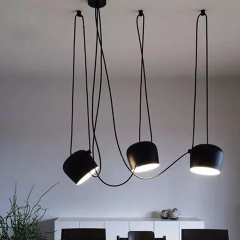 Nowoczesna czarna lampa wisząca Lux&vitae z trzema regulowanymi kloszami na długich przewodach