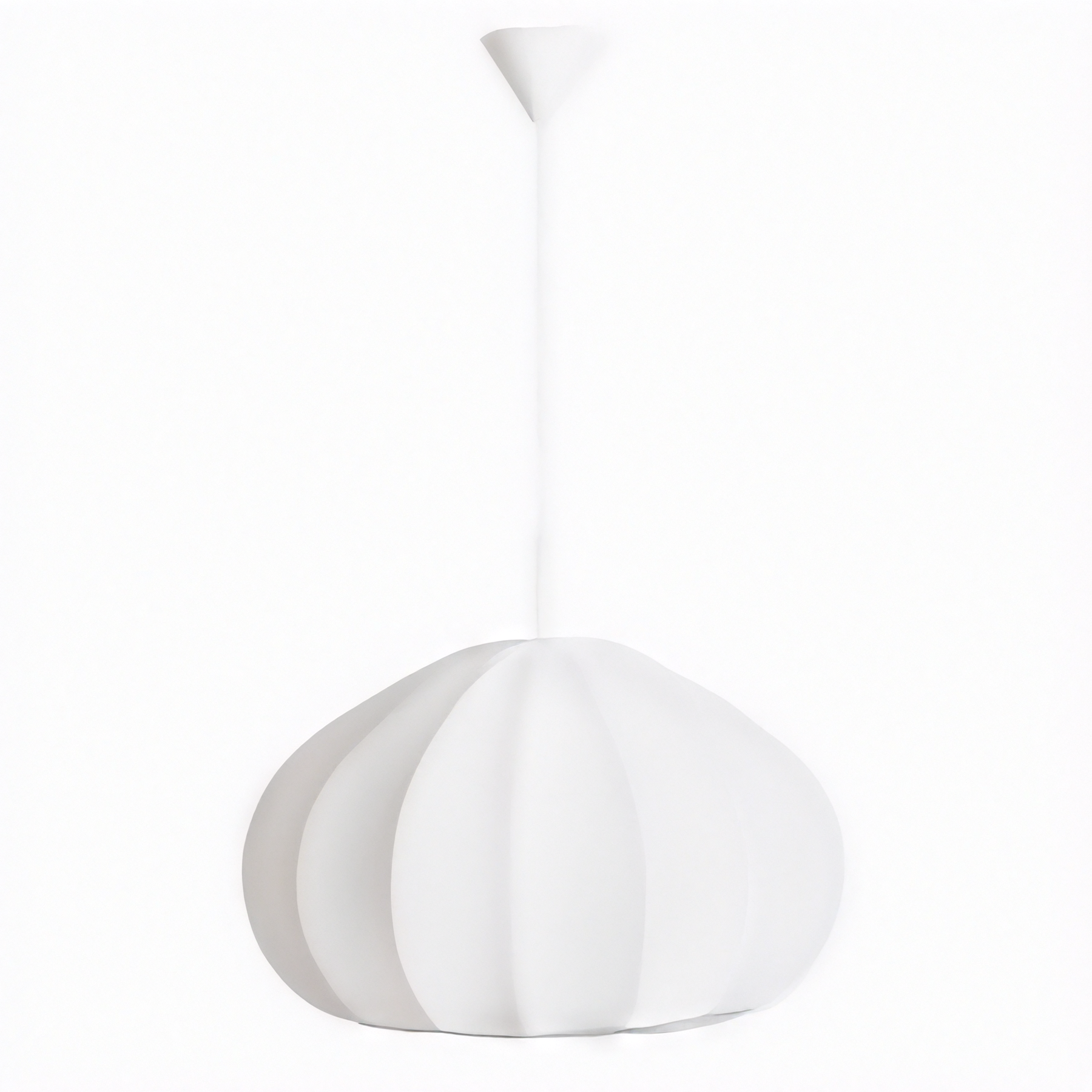 Elegancka lampa wisząca do salonu w kolorze białym, idealna do nowoczesnych wnętrz