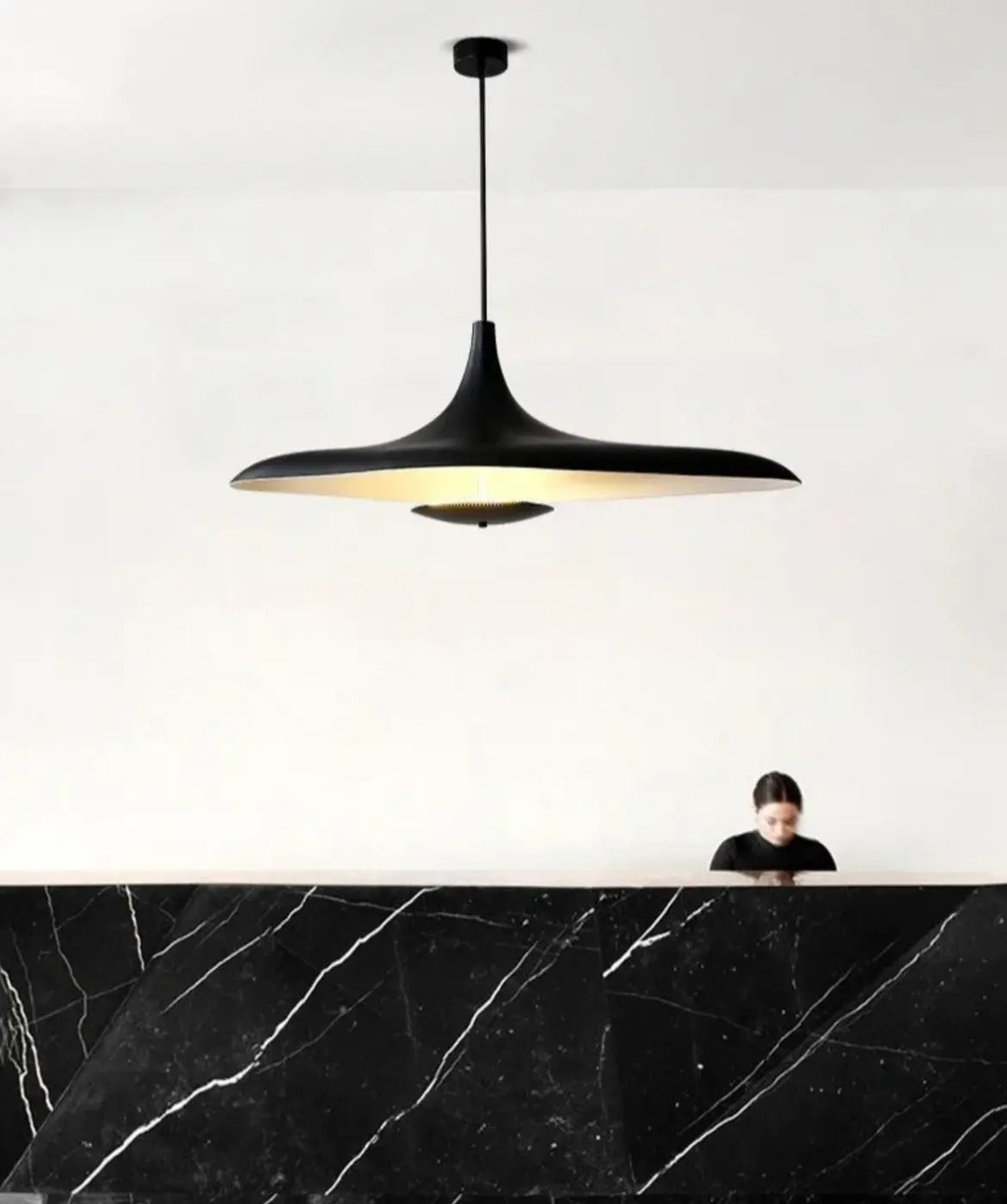Luk Star lampa wisząca minimalistyczna czarna nowoczesna nad blatem kuchennym