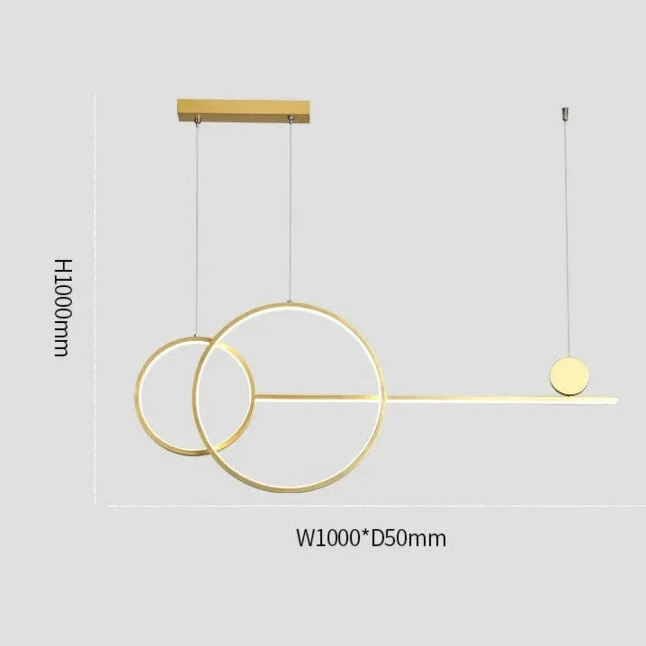 Nowoczesna lampa wisząca z dwoma okrągłymi złotymi pierścieniami na białym tle