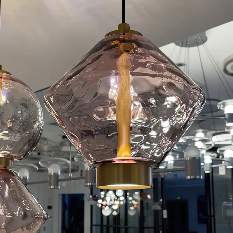 Lampa z włoskiego szkła, wisząca, różowa, przód, do nowoczesnego salonu