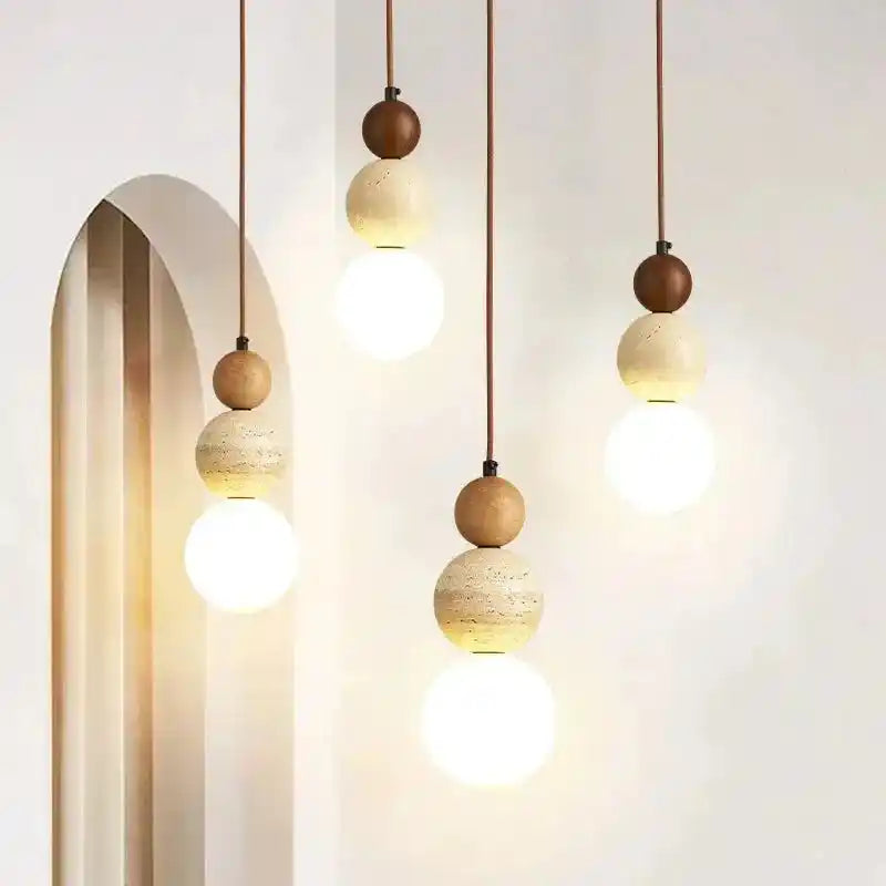 Nowoczesne lampy wiszące pumous z drewnianymi akcentami i kulistymi kloszami LED