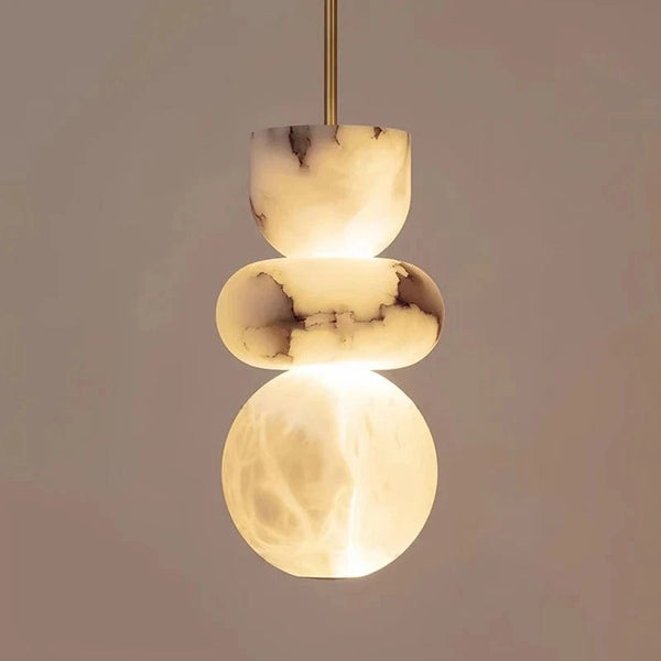 Marmurowa lampa wisząca Marbelo z trójsegmentowym kloszem
