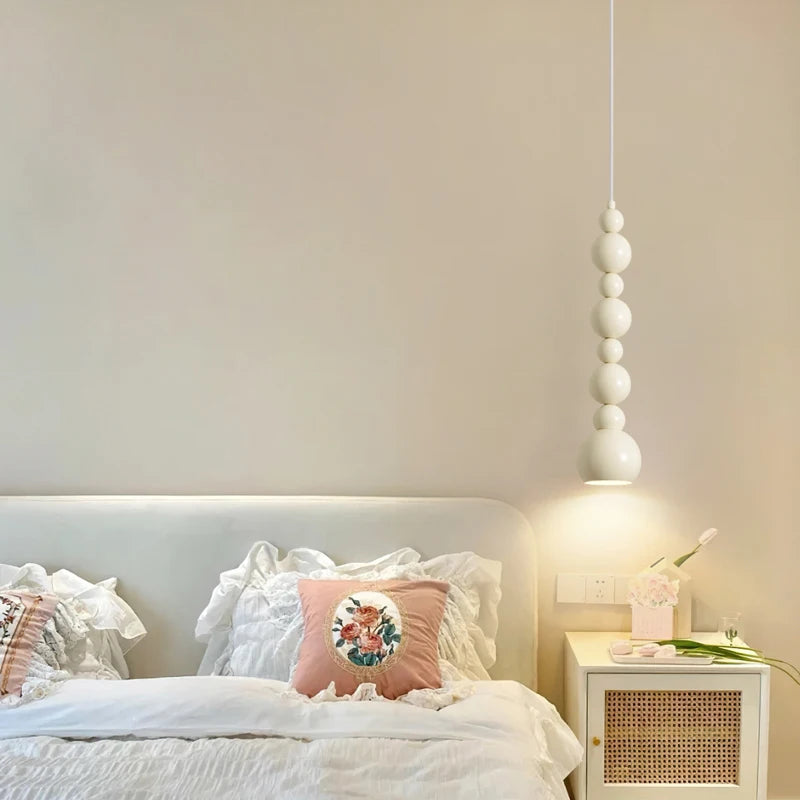Huang Chu Lighting minimalistyczna lampa wisząca biała, przód, do sypialni