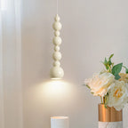 Huang Chu Lighting, minimalistyczna lampa, biała, kadr z przodu, do wnętrz