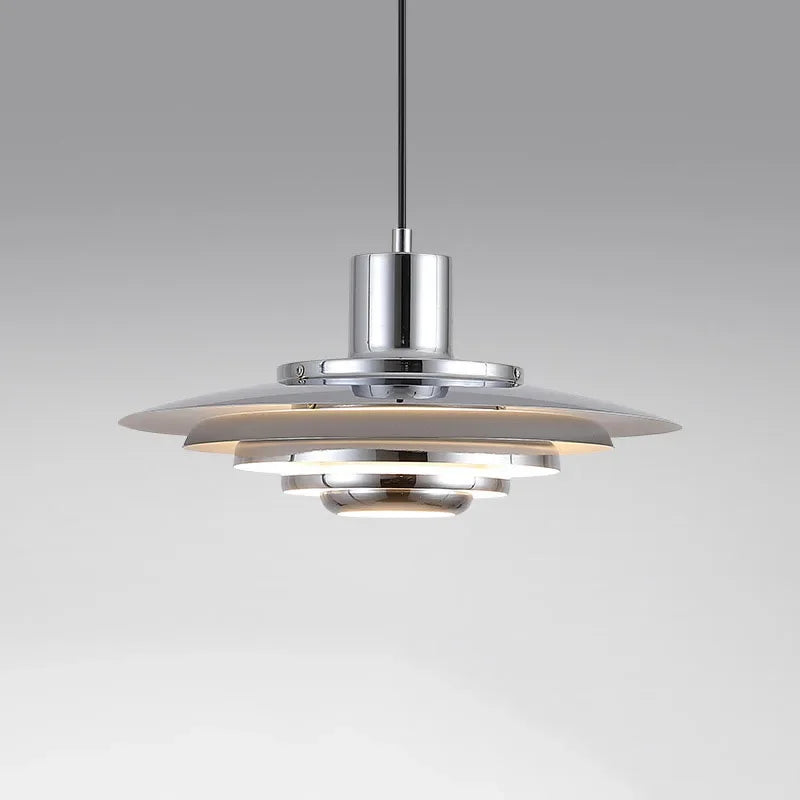 Nowoczesna stalowa lampa wisząca z wieloma warstwami, idealna do nowoczesnych wnętrz