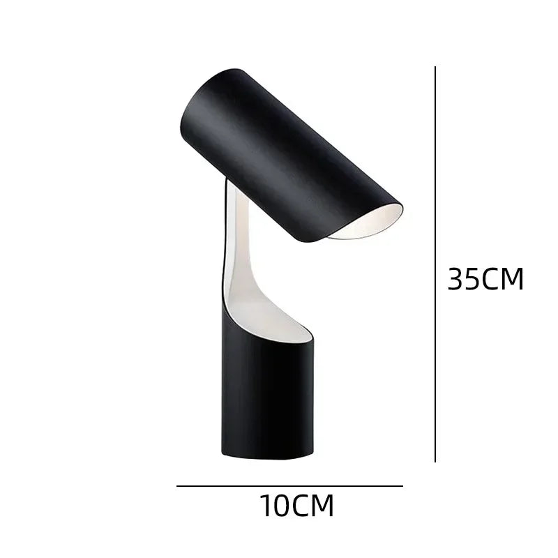 Stylowa lampa biurkowa w czarnym kolorze o nowoczesnym, minimalistycznym designie
