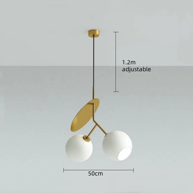 Lampa sufitowa Jaśnie Panie, wisząca, złota, 50 cm, do salonu, z białymi kulami, Wiśnia