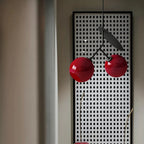 Lampy wiszące Wiśnia, nowoczesny design, czerwony kolor, widok z przodu, do wnętrz mieszkalnych
