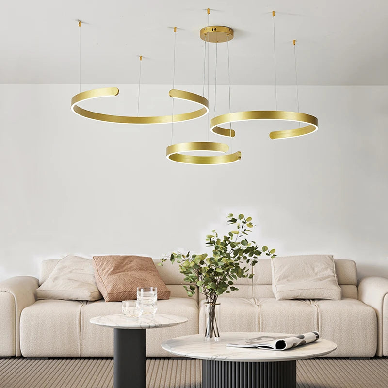 Żyrandol TONDI, nowoczesny, złoty, kadr przód, do salonu